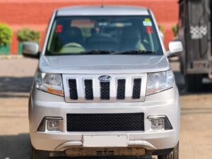 TUV 300 PLUS P8 2018