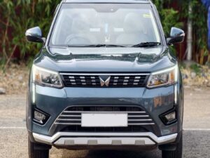 XUV 300 W8 (O) 2023